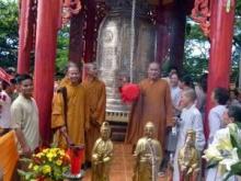 Khánh thành Đại hồng chung nặng 6 tấn