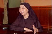 Sư Cô Kiêm Nghề Bác Sĩ