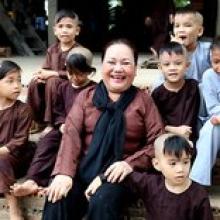 NSND Ngọc Giàu dẫn chuyện 'Ươm mầm từ bi'
