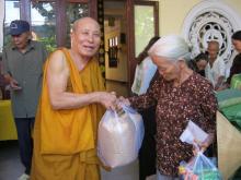 Phật giáo Khánh Hòa làm từ thiện năm 2013 trên 15 tỷ đồng