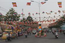 Đồng Tháp: Diễu Hành Xe Hoa và Văn Nghệ Phật Đản