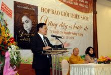 TP. HCM: Họp báo ra mắt tự truyện "Đứng Dậy và Bước Đi" của Nguyễn Hướng Dương