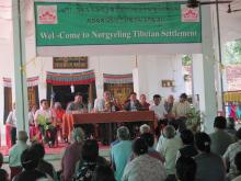Tây Tạng: Bộ trưởng Bộ Giáo dục giải quyết trong buổi họp tại Tu viện Thekchen ling