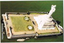 Bức tượng Phật Thích Ca Mâu Ni cao 17 mét tại hồ Hussain Sagar, Hyderabad, India