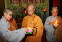 Thái Bình: Đêm bế mạc khóa tu tại chùa Hoằng Văn