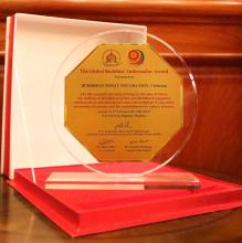 Quỹ Đạo Phật Ngày Nay vinh hạnh nhận được giải thưởng Đại sứ Phật giáo toàn cầu 2017