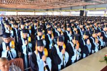 TP. HCM : Long trọng lễ tốt nghiệp Cử nhân, Thạc sĩ Phật học & Tổng khai giảng năm 2017