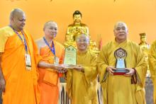 TT. Thích Nhật Từ nhận giải thưởng Nhà cải cách Phật giáo Toàn cầu 2017