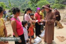 Sơn La: PG Thái Bình thăm, tặng quà đồng bào miền núi Mộc Châu