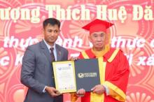 Lễ vinh danh một tu sĩ Phật giáo nhận bằng giáo sư danh dự của trường Đại học Kỷ lục Thế giới (Word Records University)