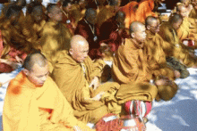 Các nhà sư Ấn Độ đang tuyệt thực tại Bodh Gaya