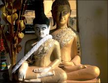 Dáng Phật xứ Lào