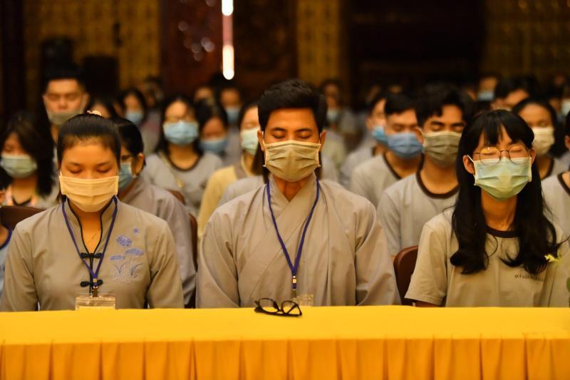Khóa tu Tuổi Trẻ Hướng Phật ngày 05/06/2022: Còn trẻ, còn khỏe, dù không ai rủ cũng tranh thủ đến chùa!